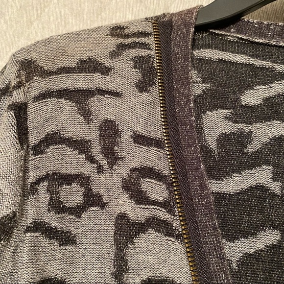 BKE Black and Gray Cardigan - Picture 4 of 9
